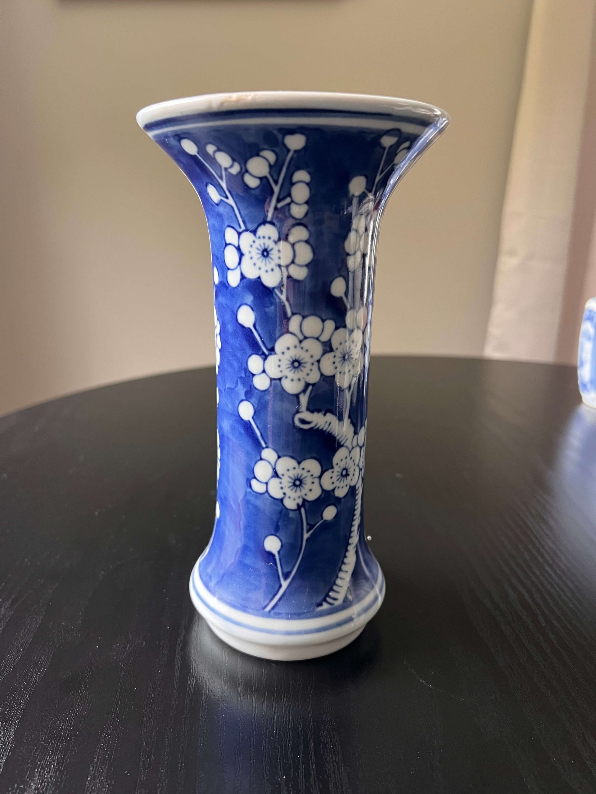 Blue and White Porcelain Gu/Trumpet Vase - Prunus & Cracked Ice Motif - Image 2
