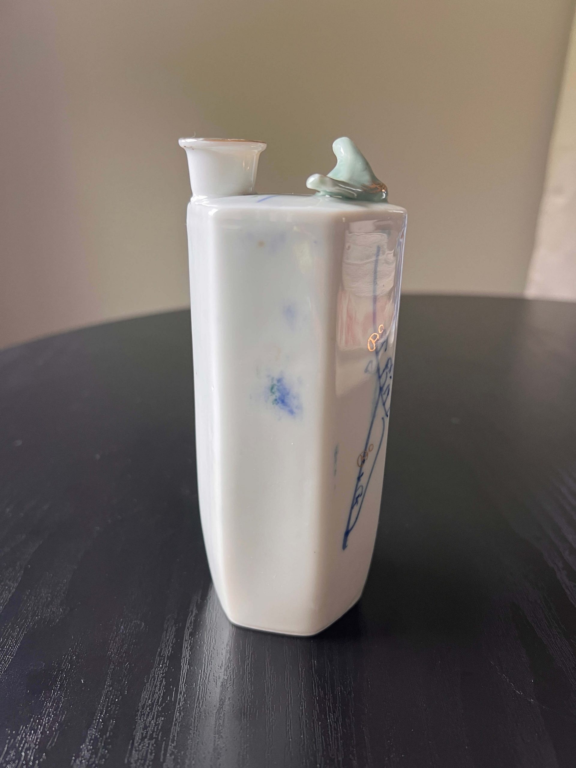 Japanese Whistling Bird Porcelain Sake Bottle (Uguisu Tokkuri) - Image 3