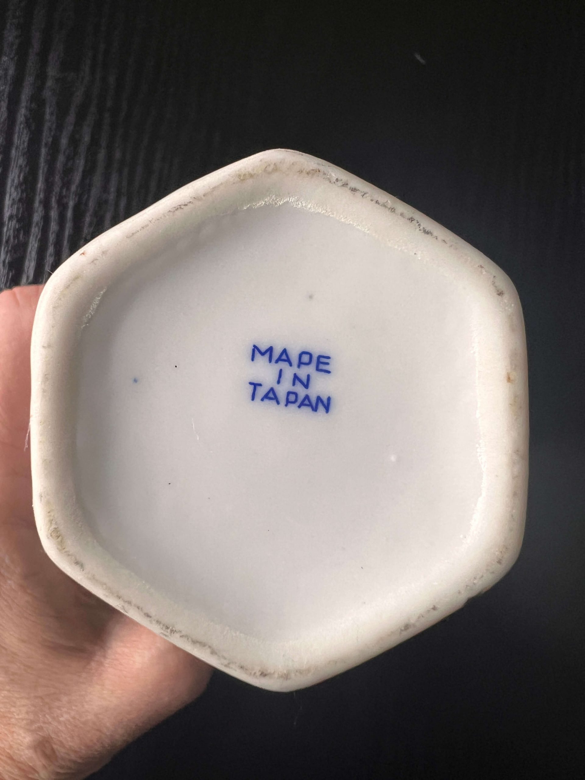 Japanese Whistling Bird Porcelain Sake Bottle (Uguisu Tokkuri) - Image 6