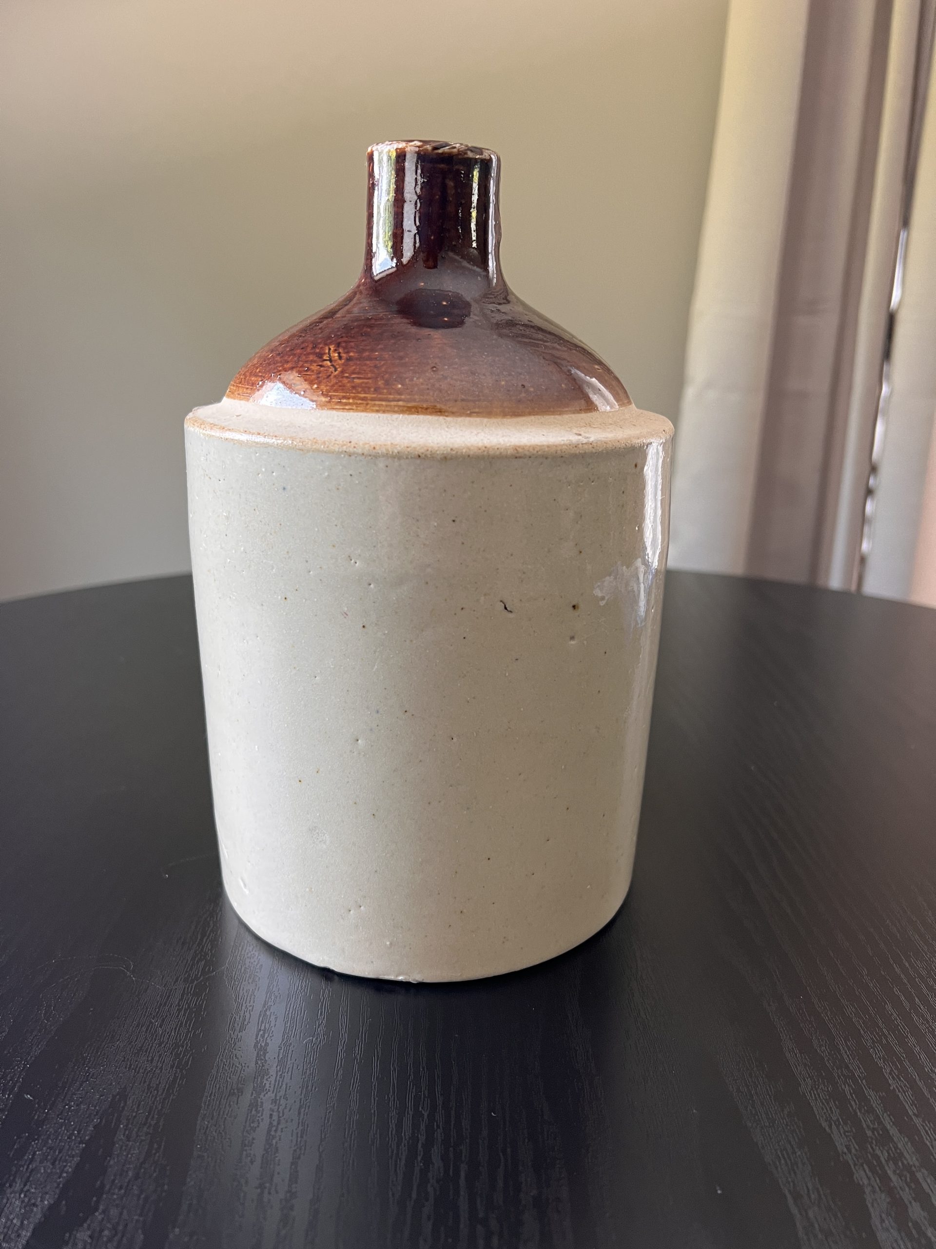 Vintage Two-Tone Stoneware Whiskey Jug – Unmarked 1/2 Gallon Crock - Image 3