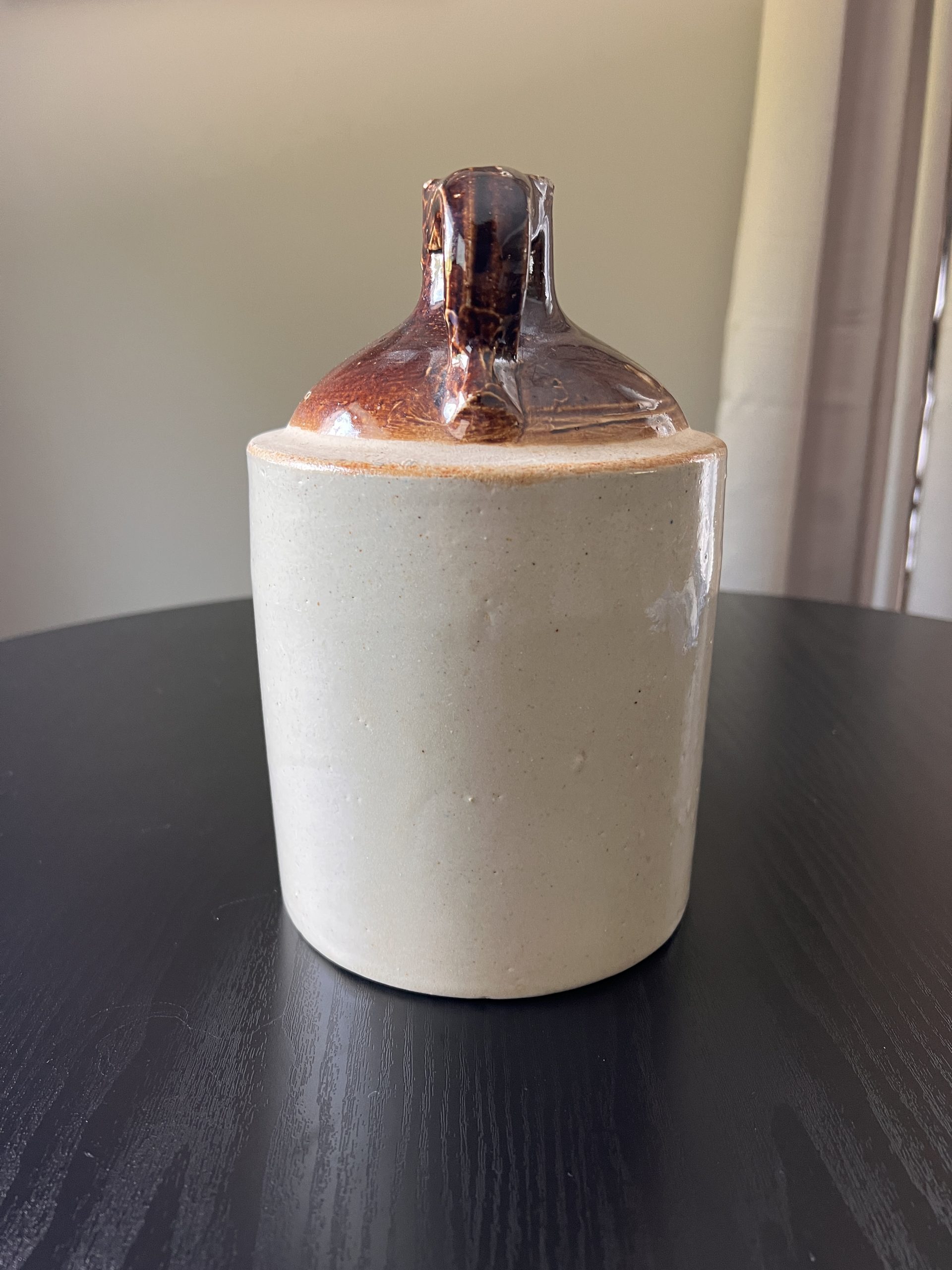 Vintage Two-Tone Stoneware Whiskey Jug – Unmarked 1/2 Gallon Crock - Image 4